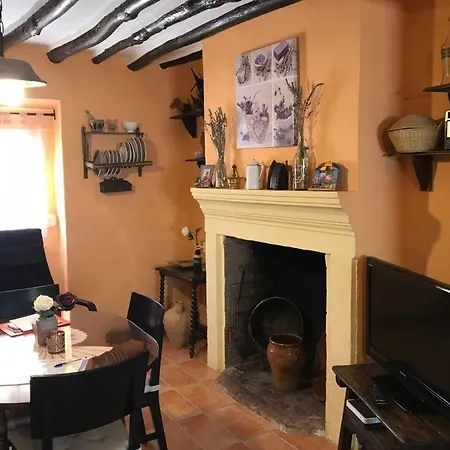 V Turistica En Plena Naturaleza A 30 Kms De Granada Holiday home *