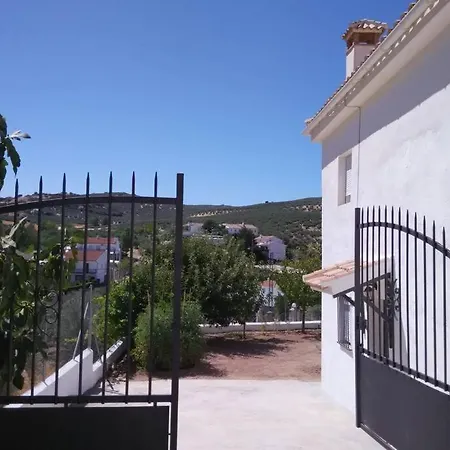 V Turistica En Plena Naturaleza A 30 Kms De Granada Holiday home Colomera
